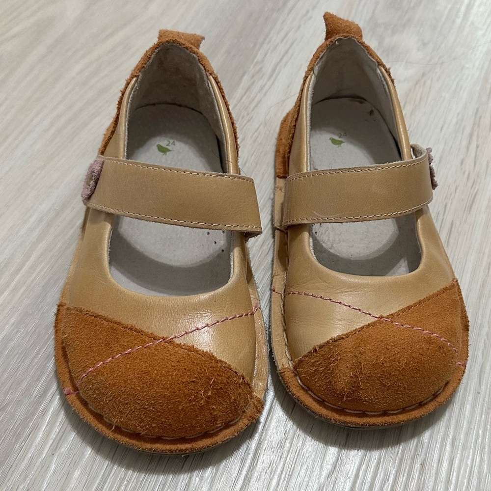 Adorable! Pipit dress shoes tan leather and suede toddler 8 - Picture 2 of 3